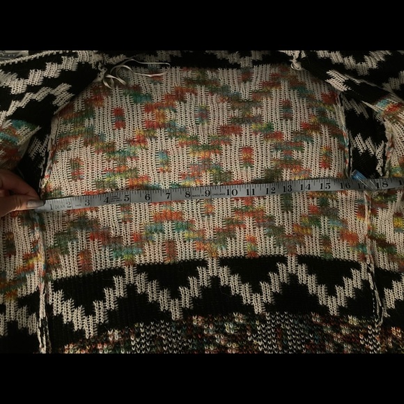 Cardigan - Picture 10 of 10